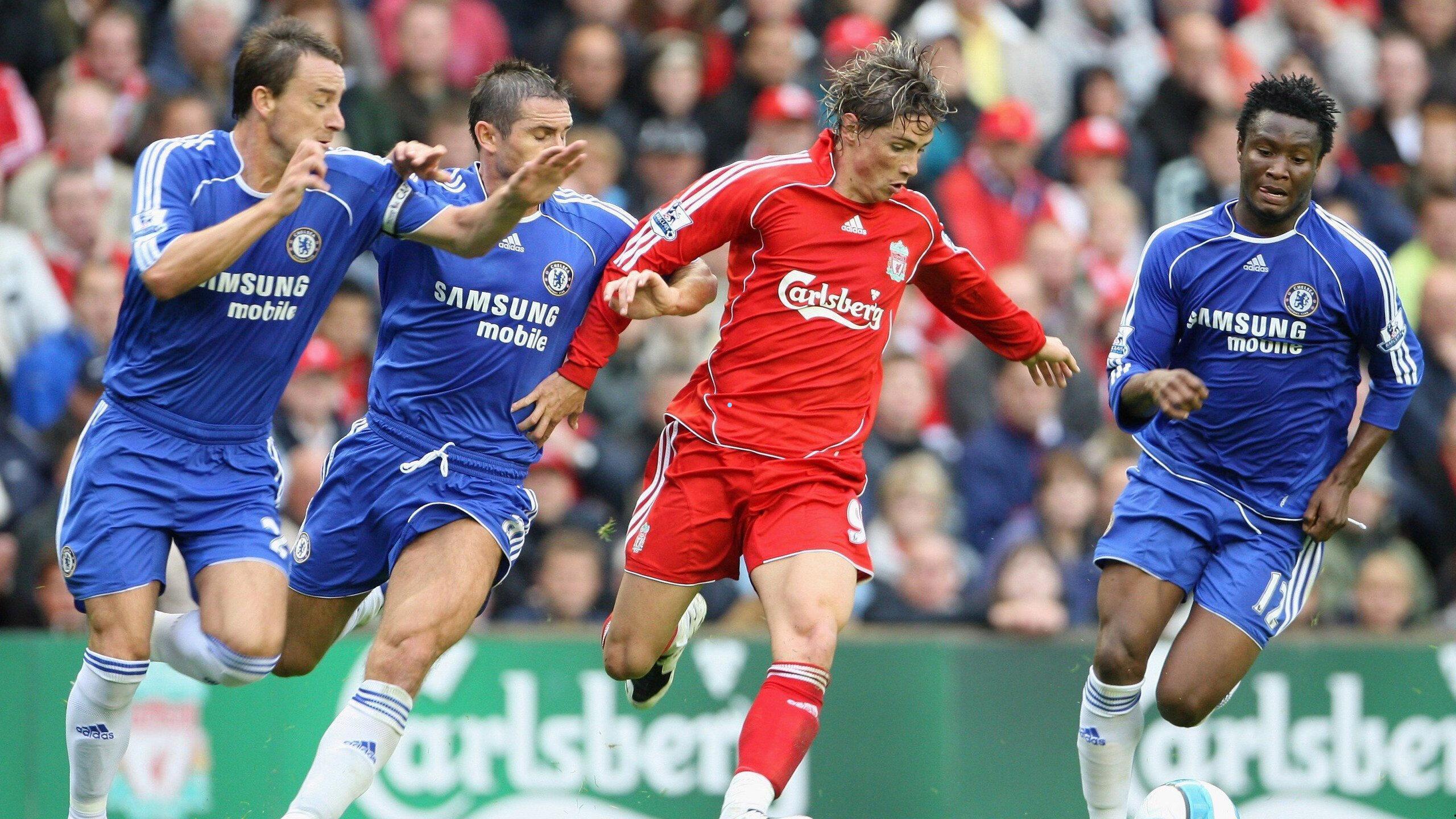 AC米兰0-2溃败那不勒斯，红黑军团濒临绝境，杯赛希望破灭，意甲争冠告急恐致赛季颗粒无收